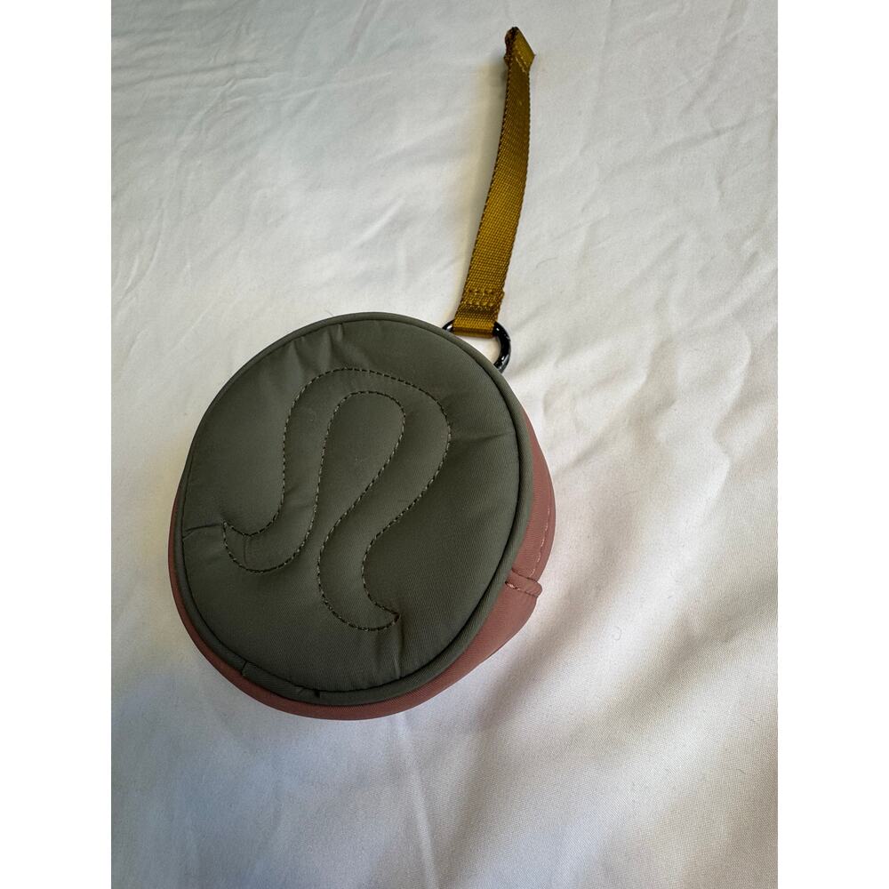 Lululemon Logo Pouch - Picture 2 of 13